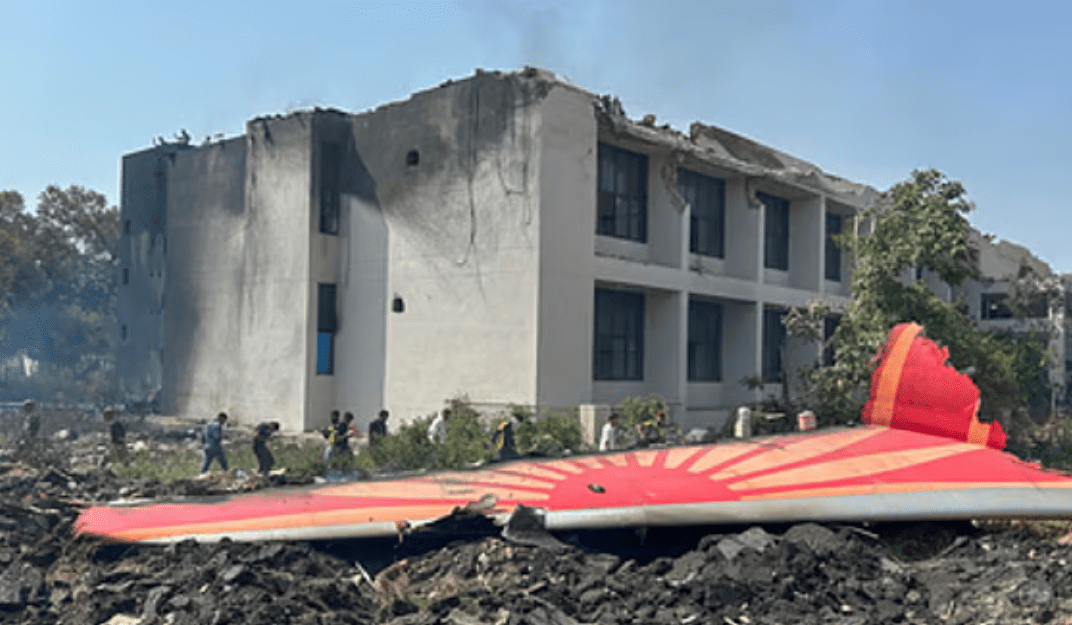 Air India Flight 171 Ahmedabad Plane Crash: What Happened on June 12, 2025 & How Digital Response Evolved | Tarasaka 2 Air India plane crash - Impact on the Ground